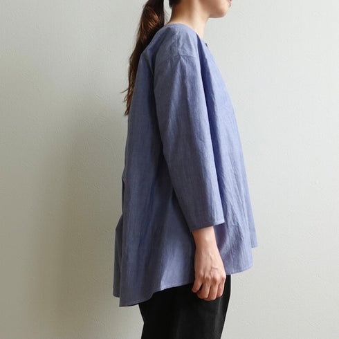 窓辺のblouse