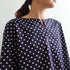 窓辺のdot blouse