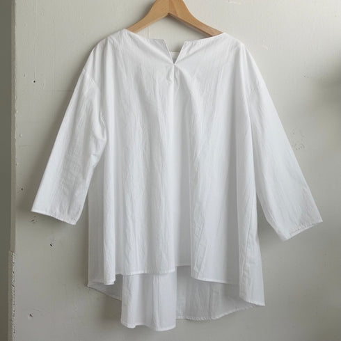 窓辺のblouse